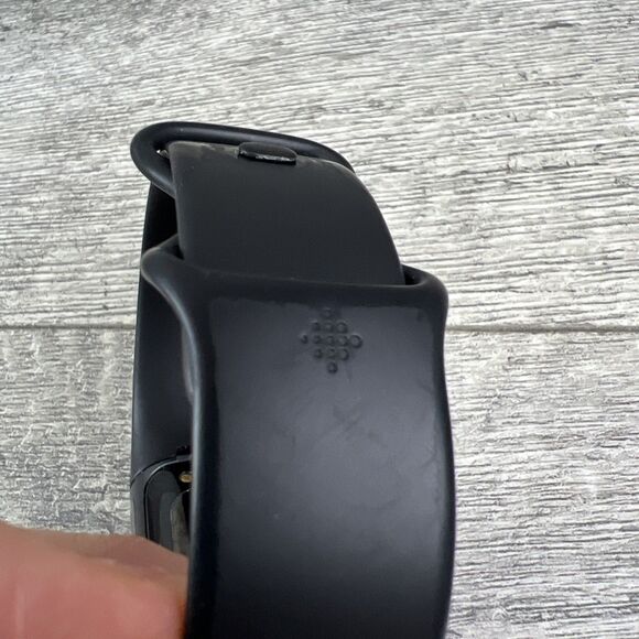 Fitbit FB423 Smart Watch Luxe Fitness & Wellness Tracker Black Size S/P - Picture 7 of 10